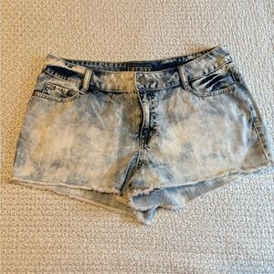 Decree Juniors Cutoff Jean Shorts